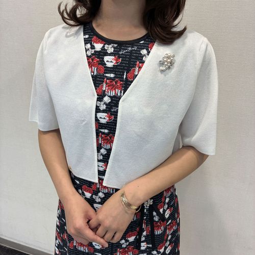 ジェイシーインターナショナル
Super Beauty 袖タックデザイン半袖カーディガン