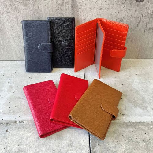 4580547471083







ユーティ
本革手帳型カードケース