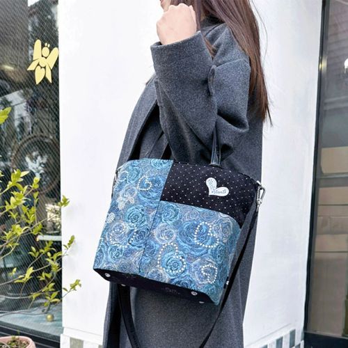 はちや
Think Bee！ ネバーエンディングブルーローズバッグ