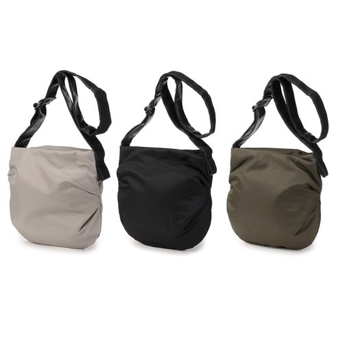 4573358539271







サライ
ReVA リサイクルナイロン×牛革ショルダーバッグ