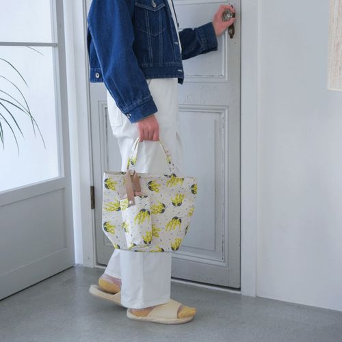 ラルジュ
ミモザ柄保冷ボトル付バッグ