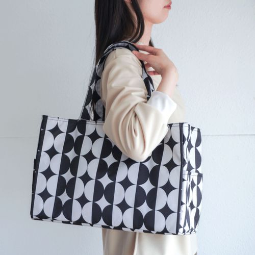ラルジュ
ドット柄保冷BOX型トートバッグ