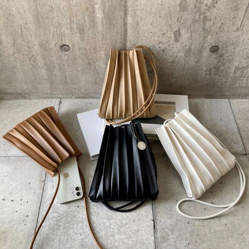 4580796736803







ユーティ
プリーツスマホショルダーLサイズ