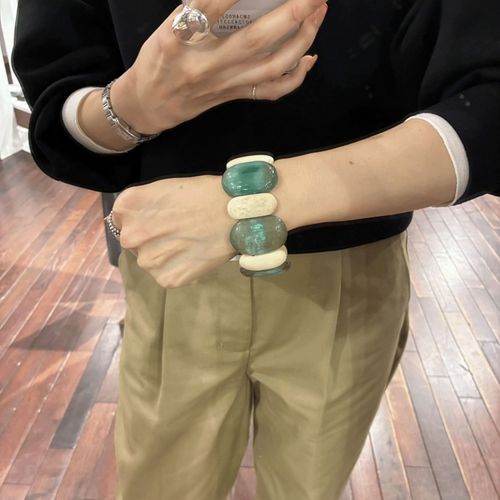 4573312341230







アンビリオン
perche cow horn オーバル・ブレスレット