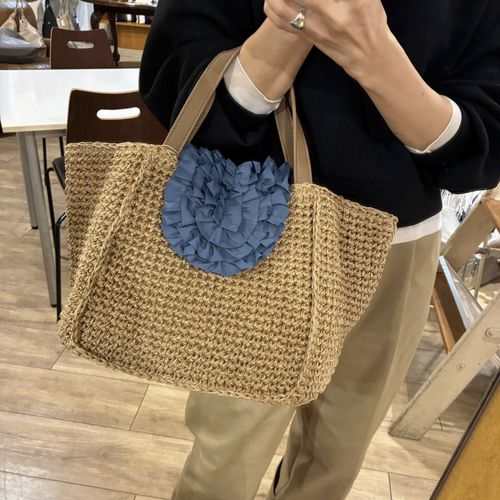 4573312339930







アンビリオン
cachecache フリルフラップスクエアトート