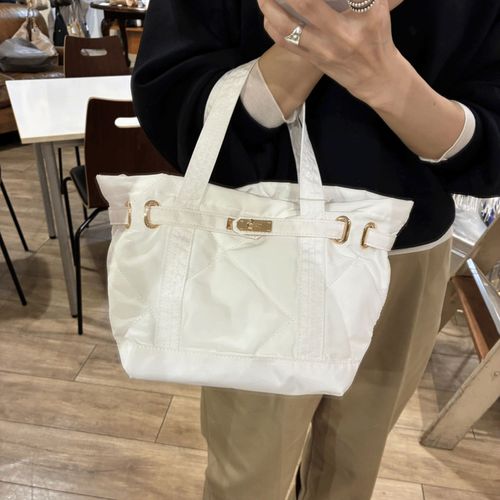 4573312340264







アンビリオン
cachecache ナイロンキルティングトートヒネリ使いM