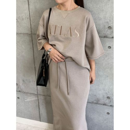 ドリーム
ROSIEE ロゴ刺繍5分袖トップス