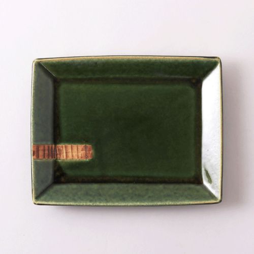 KM-08



不動窯
織部くし目 長角皿