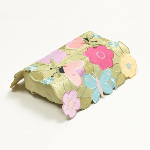 QDR26/A003-S



クレイブ
花アップリケ＆刺繍 ティッシュボックスカバー