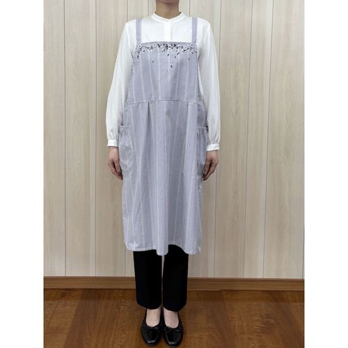 トレンディー
ECRU 胸元刺繍バックリボンエプロン