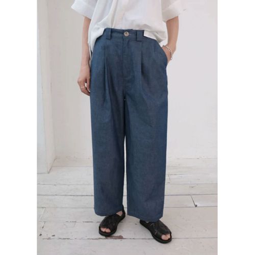 2492527021541







アンリミ
doux bleu ライトデニムタックパンツ