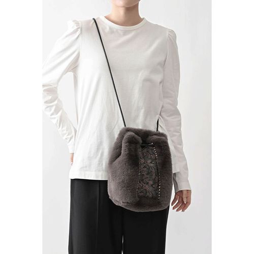 あむう
akane COCOONBAG