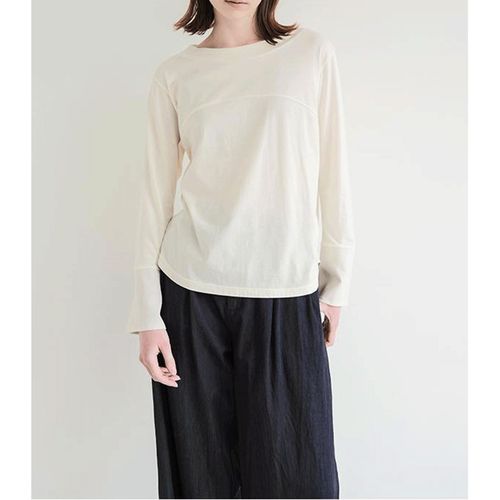 あむう
akane ボートネックプルオーバー
