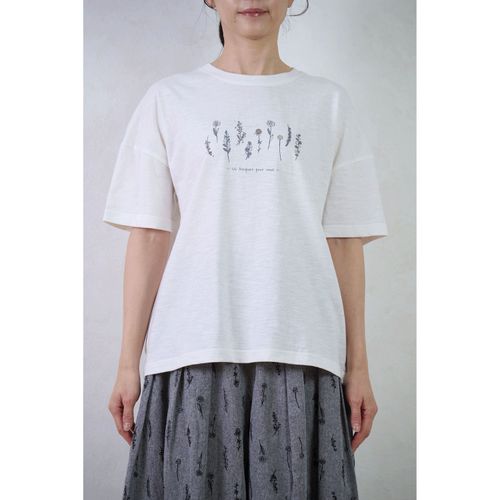 4571688591488







デュウ
le ciel スラブ天竺 植物柄プリントTシャツ