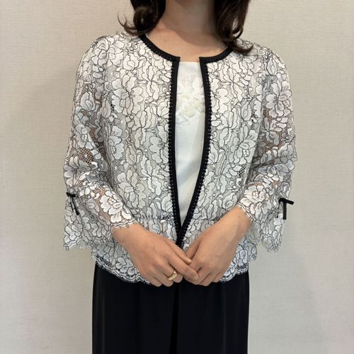 ジェイシーインターナショナル
Super Beauty レース素材ノーカラーブラウス