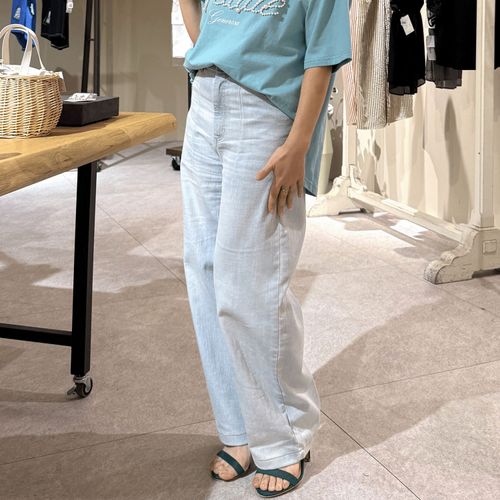 アパレルアイ
JEUNE ET JOYEUX TCストレッチ デニムカーヴィーパンツ