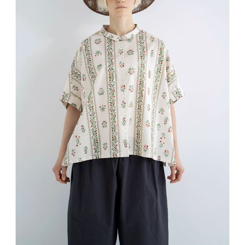 大磯産業
ista－ire ボタニカルプリント ちび衿ワイドシャツ