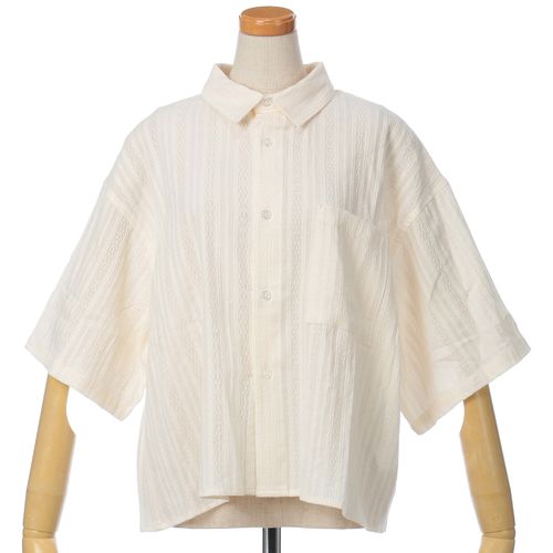 グラティア
GENTIL 透かし柄ショート丈胸ポケシャツ