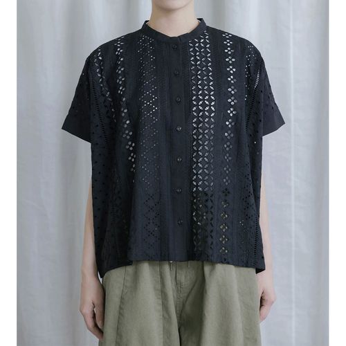 ＦＲＡＣＳ
UNPLE カットワーク刺繍ブラウス