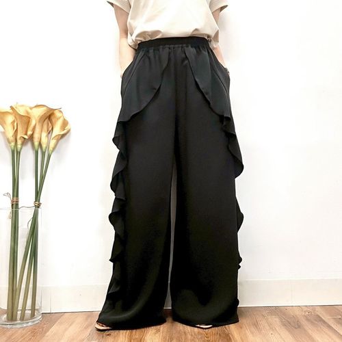 クリーク
MONiLE サイドラッフルパンツ
