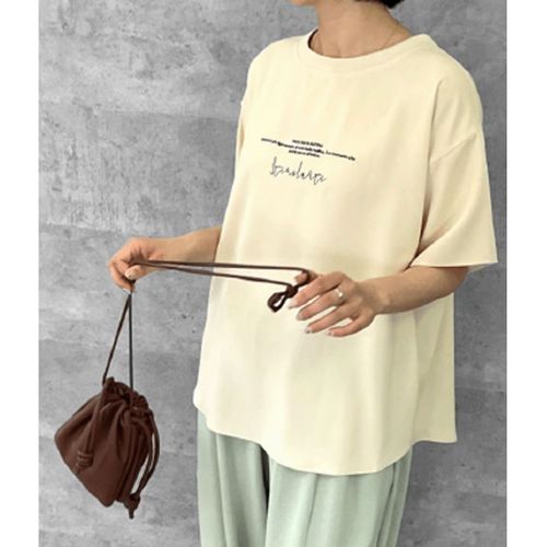 ケリーコーポレーション
Anna Kerry ロゴファブリックTシャツ
