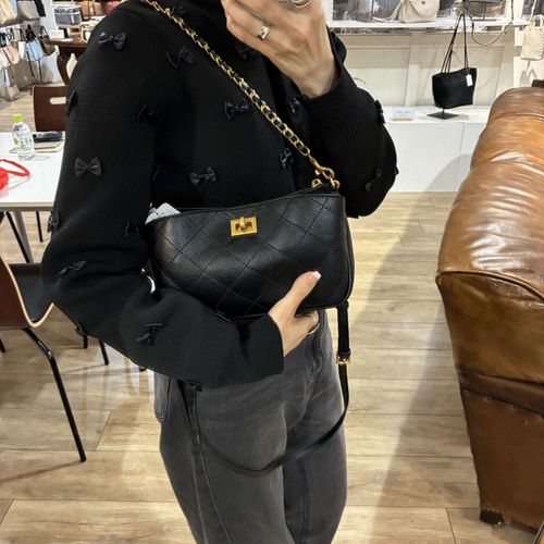 4573312349199







アンビリオン
cachecache キルティングひねり金具付ショルダー