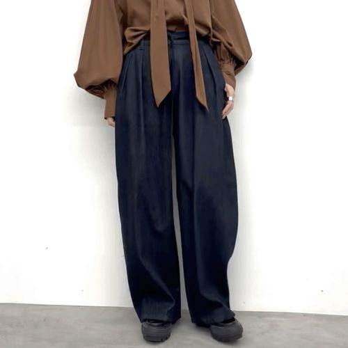 ブルーベル
cloche カーブデニムパンツ