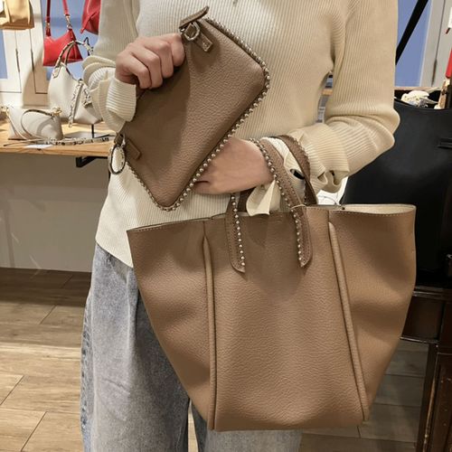4573312352625







アンビリオン
cachecache ミニショルダー付ボールチェーン2WAYトートバッグ