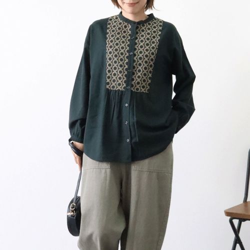ノンノ
cloudnine 先染め綿麻レーヨン配色刺繍入りチュニック