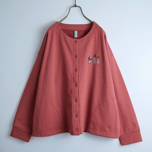 ドライブ
Emago スリット入り刺繍カーデ