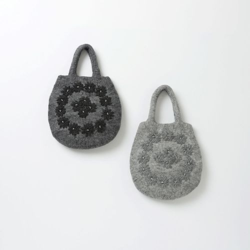 4582640652703







東京かんかん
花刺繍フェルトバッグ